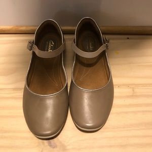 Clarks sandals/flats/Mary janes, tan and gold